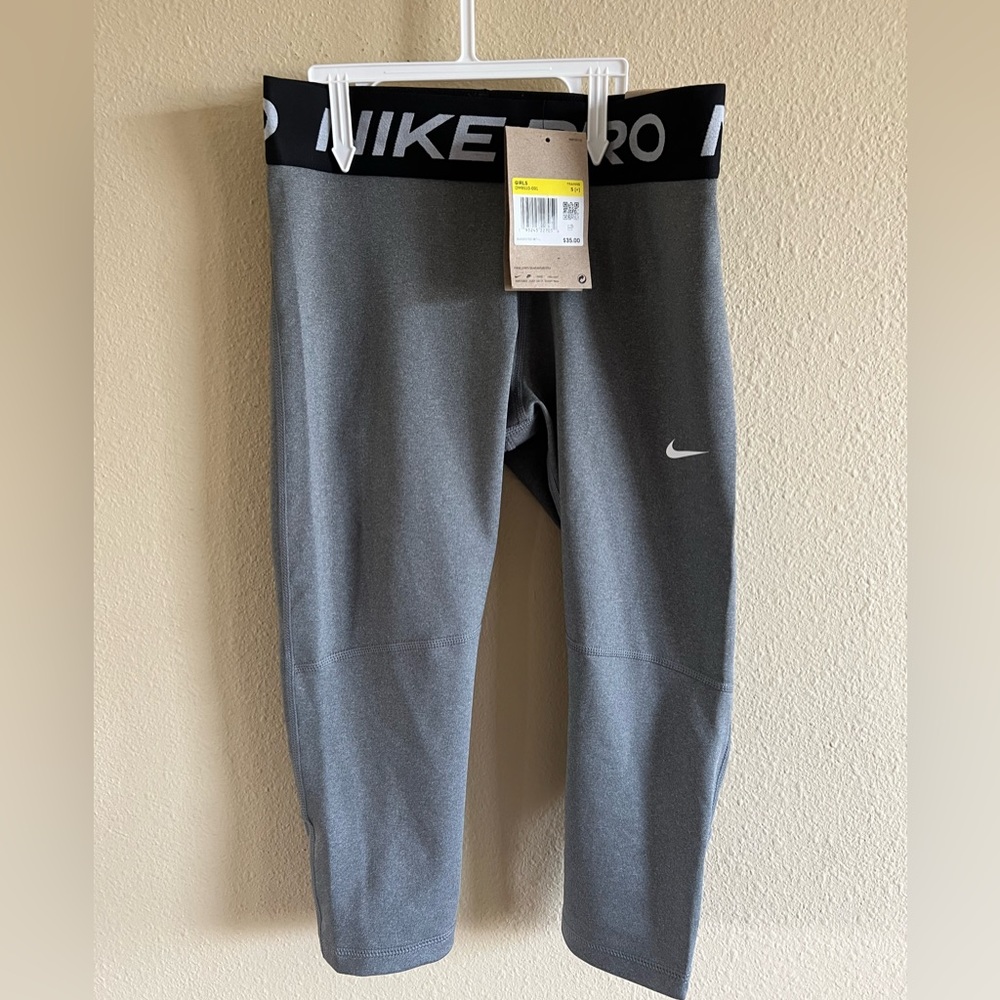 New! Nike girls fitness pant.